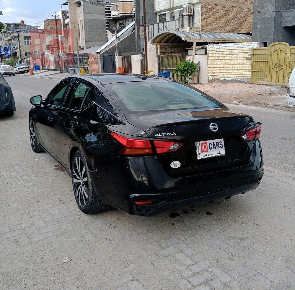 نيسان ألتيما